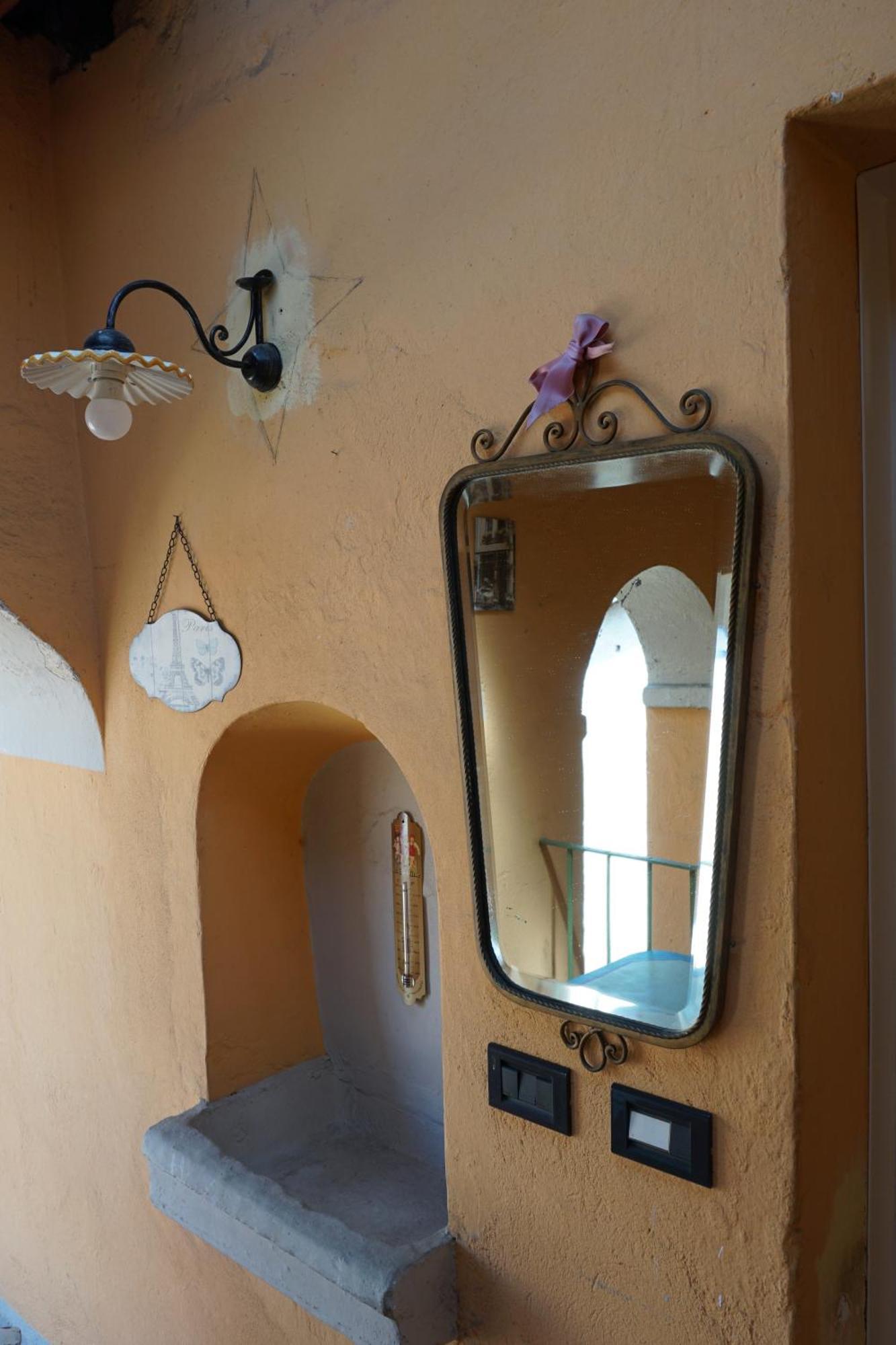 Graziosa Dimora Centro Storico Appartement Biella Buitenkant foto